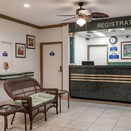 Days Inn By Wyndham West Palm Beach Exterior photo