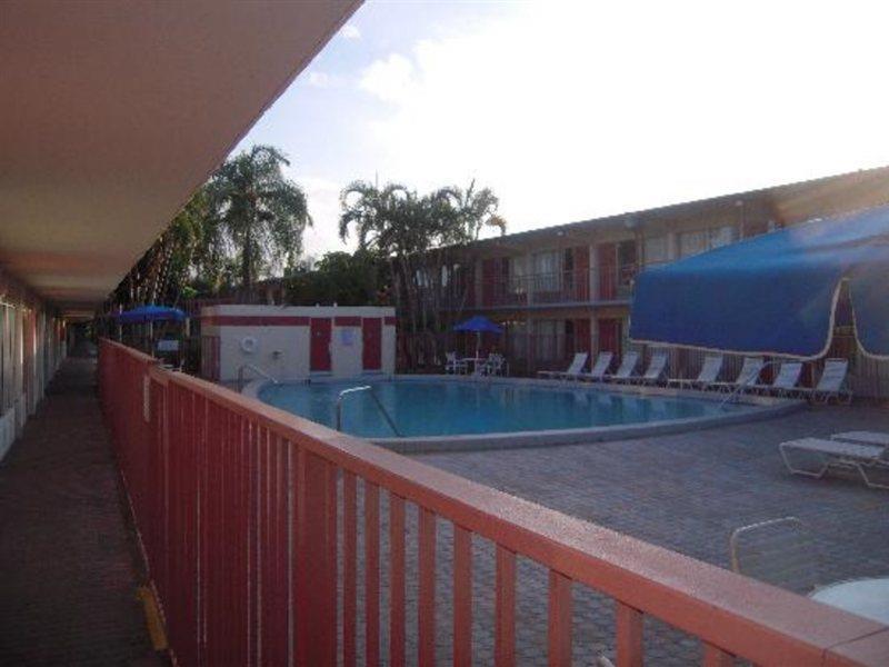 Days Inn By Wyndham West Palm Beach Exterior photo