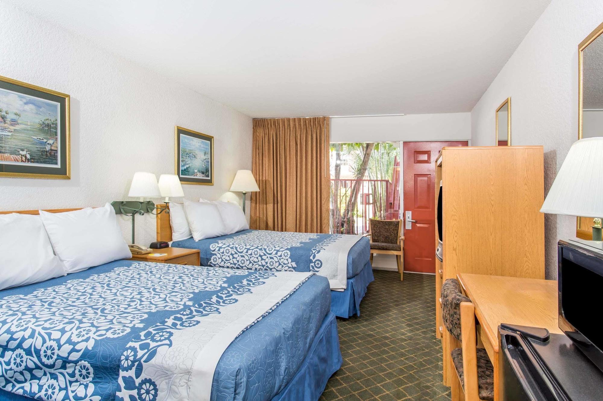 Days Inn By Wyndham West Palm Beach Exterior photo